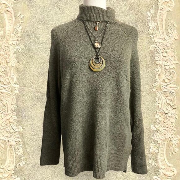 Olive Green Wool Vintage Fall Knit Turtleneck Sweater - Picture 3 of 6